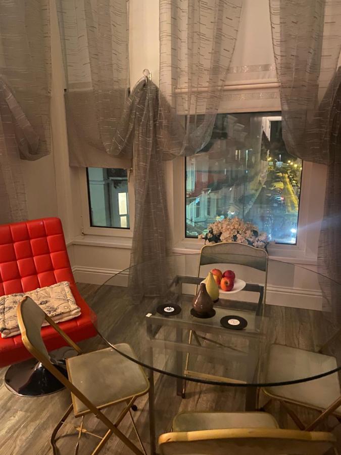 Апартаменты Sea View Juliette Гастингс Экстерьер фото