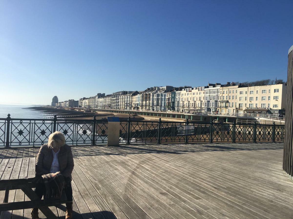Апартаменты Sea View Juliette Гастингс Экстерьер фото